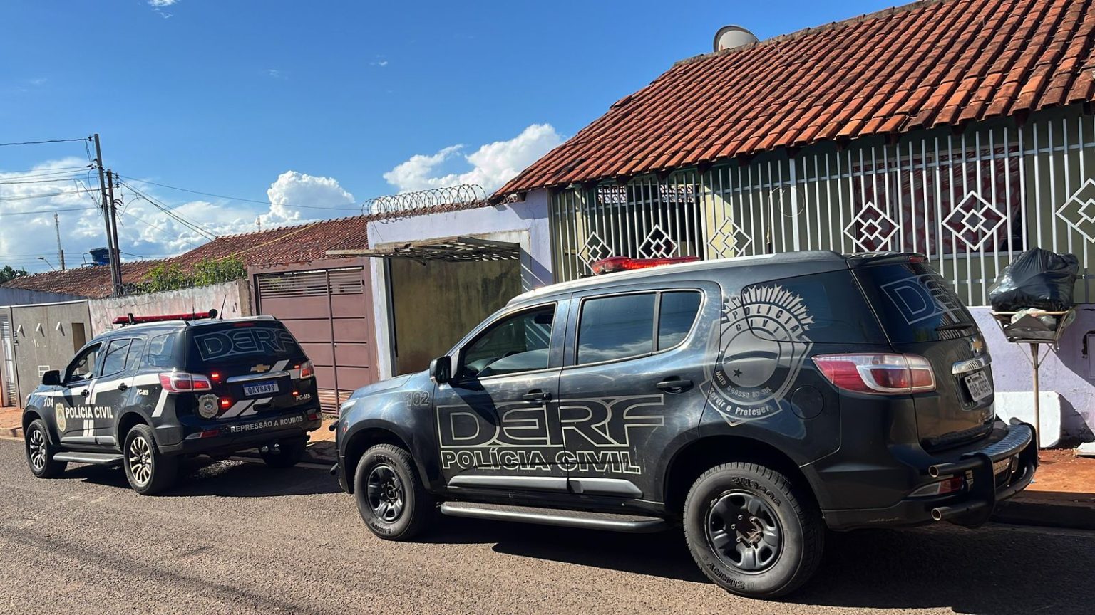 Homem que se passava por policial civil para ameaçar comerciantes é preso pela Polícia Civil