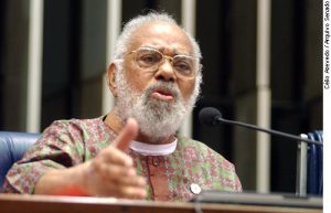 Lei inclui Abdias do Nascimento no Livro dos Heróis e das Heroínas da Pátria