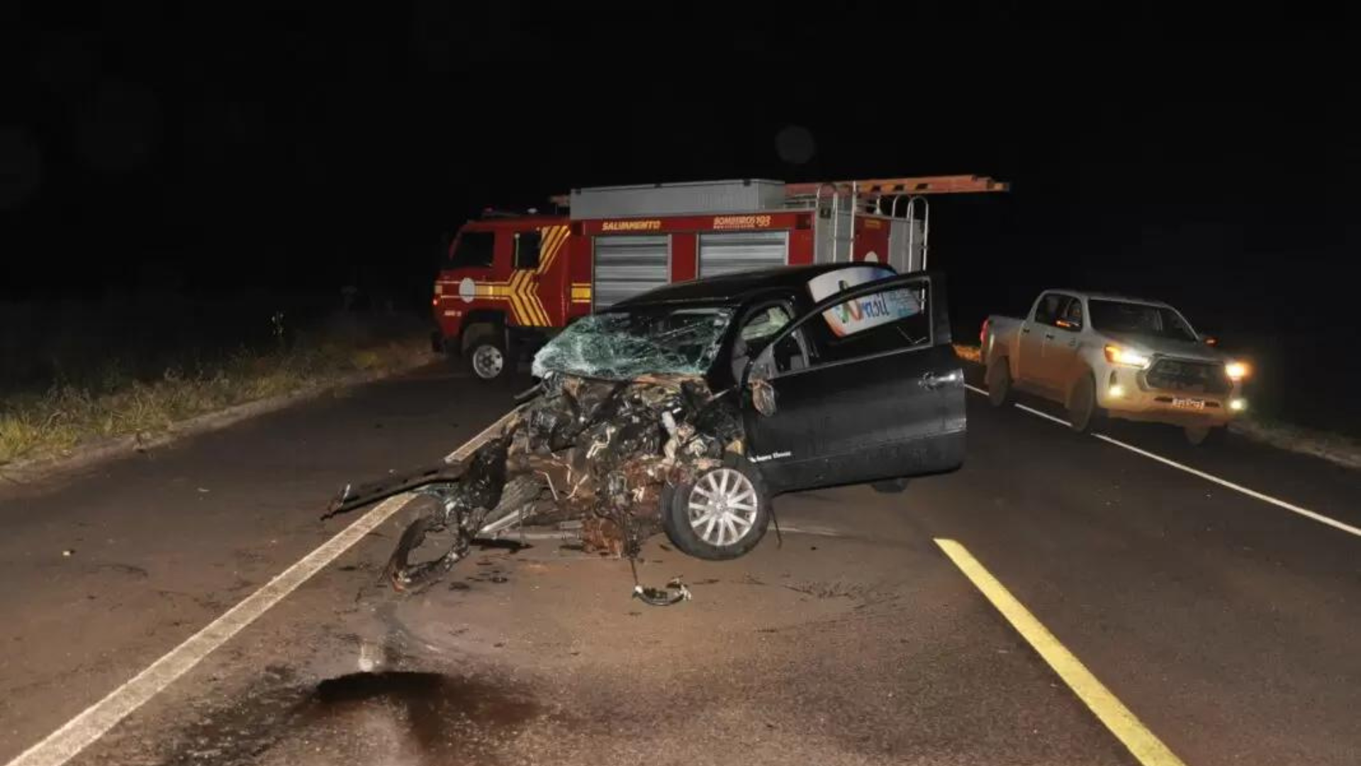 Motorista de carro fúnebre morre em acidente envolvendo duas antas e uma caminhonete
