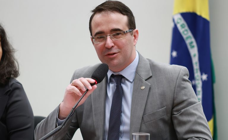 Projeto reduz em uma hora a jornada de trabalho de pessoas com deficiência