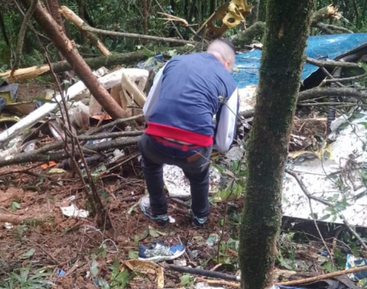 Quem são as vítimas do avião que caiu e deixou 2 mortos na Grande SP