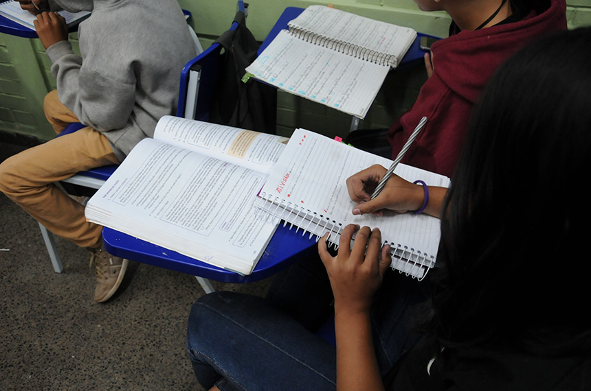 Sancionada poupança para estudante de baixa renda matriculado no ensino médio