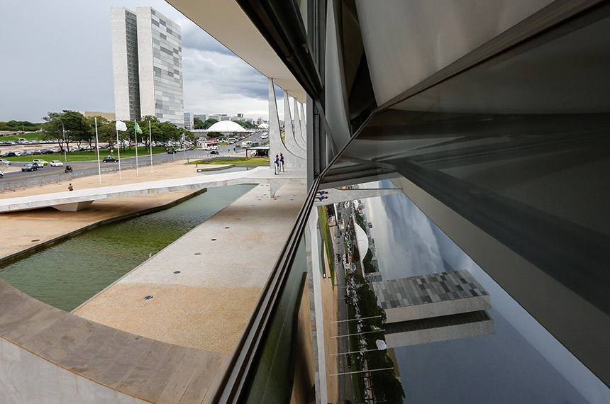 Sancionado Orçamento para 2024; Lula veta emendas de comissão