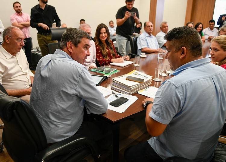Governo de MS vai investir R$ 12 mi em iluminação, recapeamento e assistência social de Santa Rita do Pardo