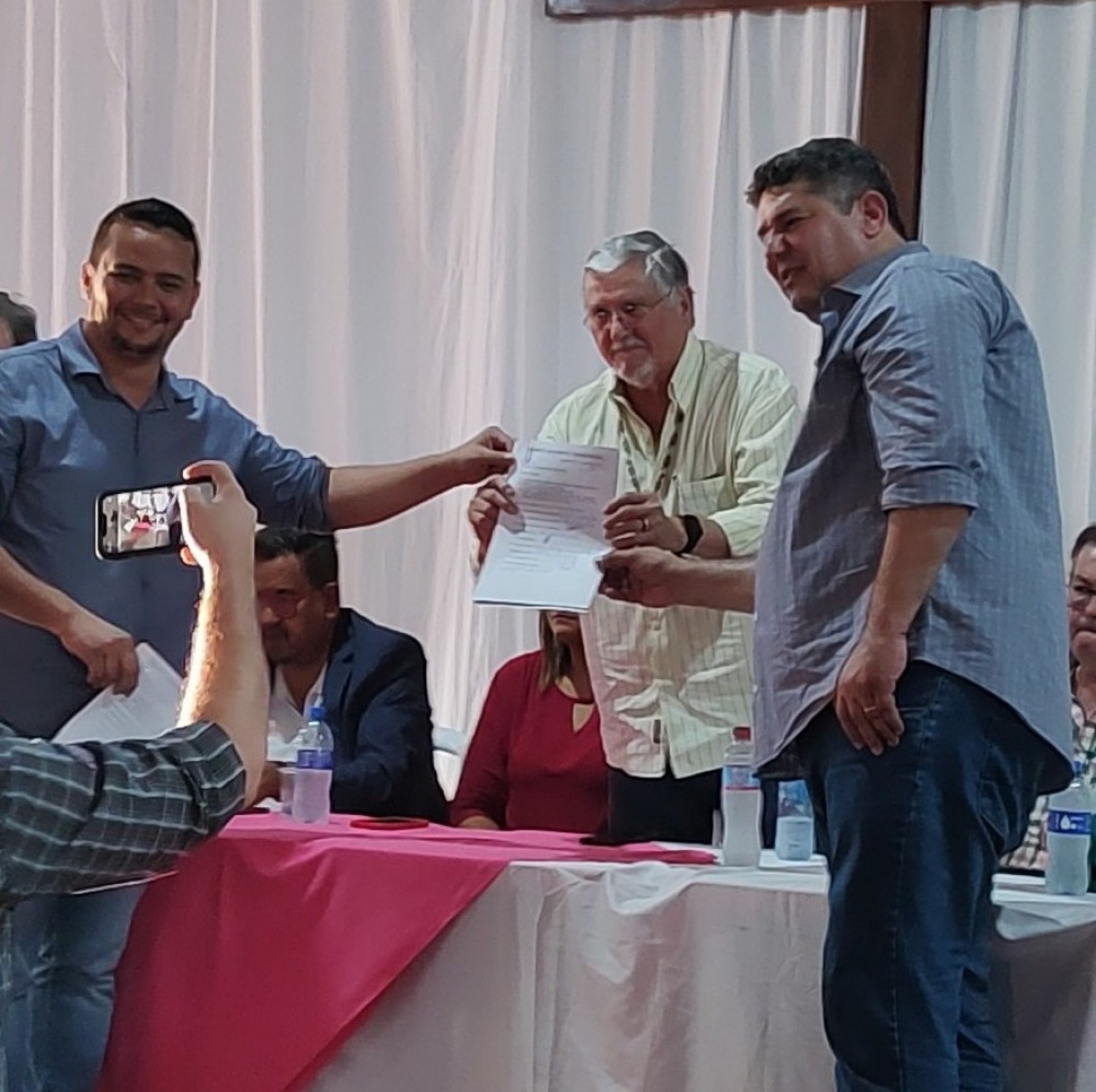 Asfalto de Itahum a Itamarati contempla luta do vereador Rogério Yuri