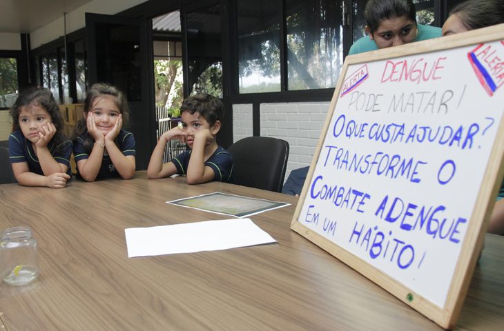 Crianças e servidores do Detran-MS intensificam ações de combate ao mosquito da dengue
