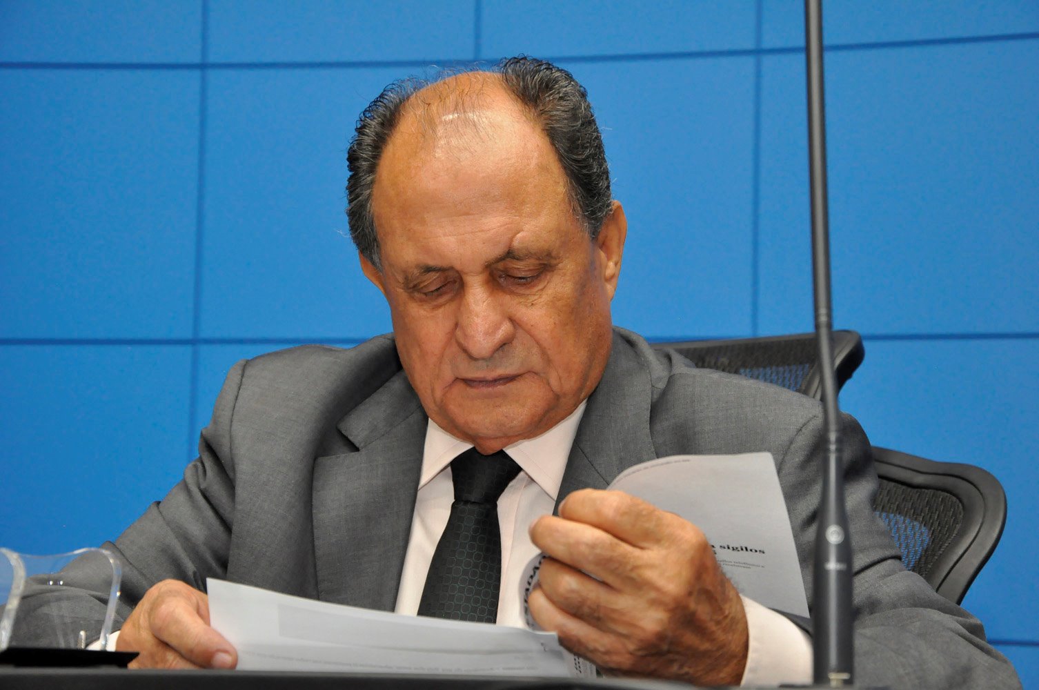 Dourados: Zé Teixeira solicita recursos para recuperação de ruas