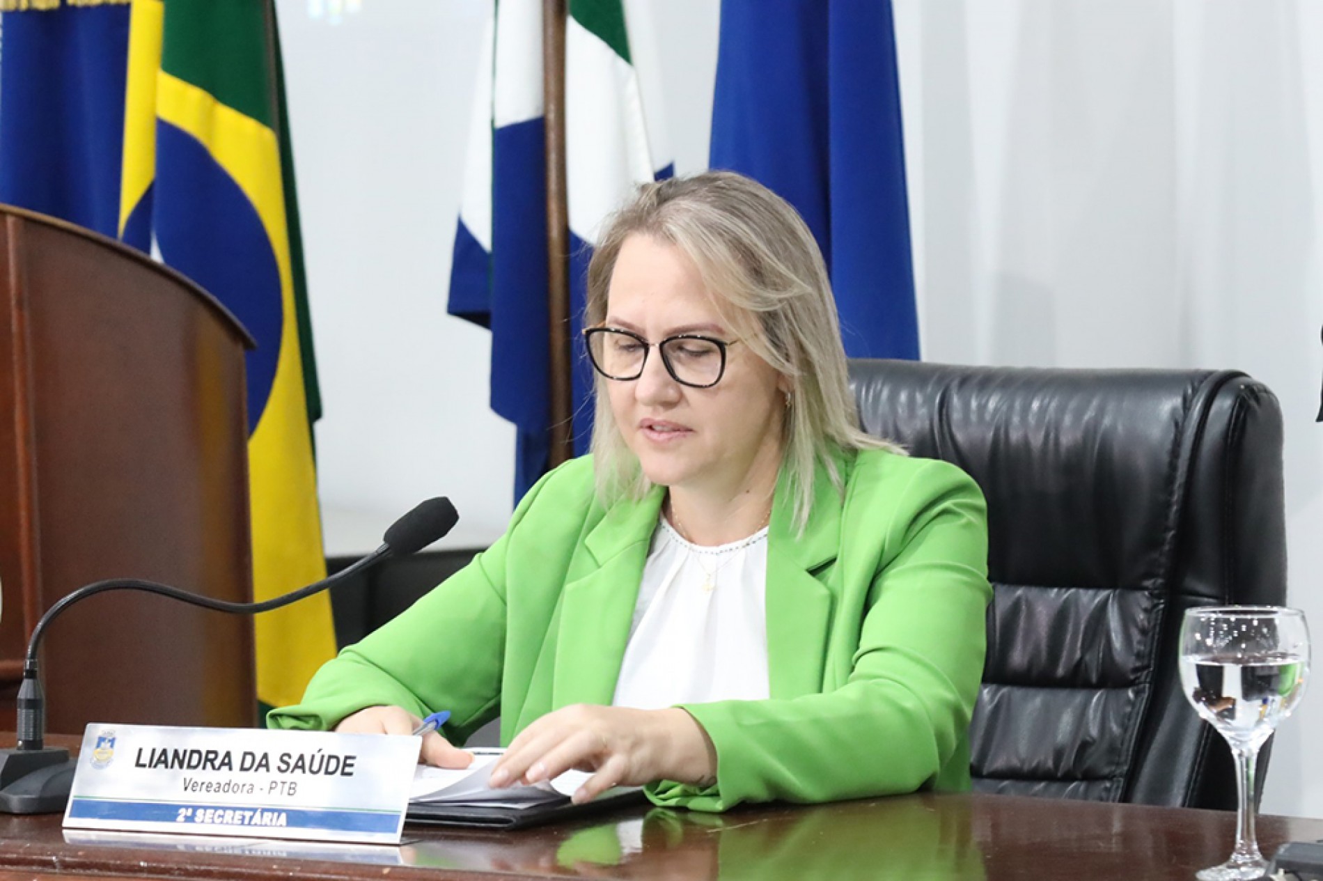 Liandra pede parquinho infantil no Jardim Oliveira