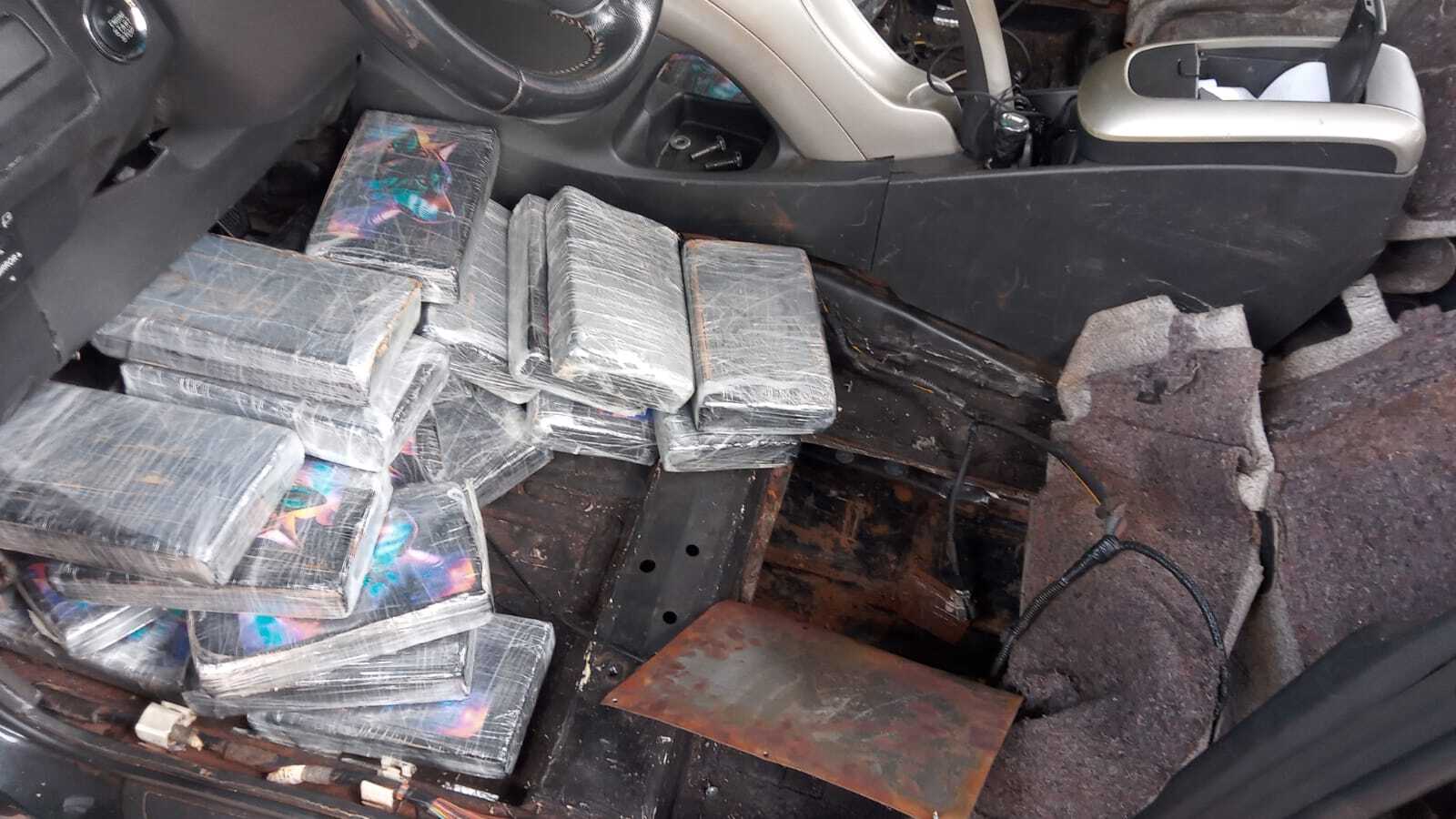 Motorista é preso com R$ 2,5 milhões em cocaína na MS-156