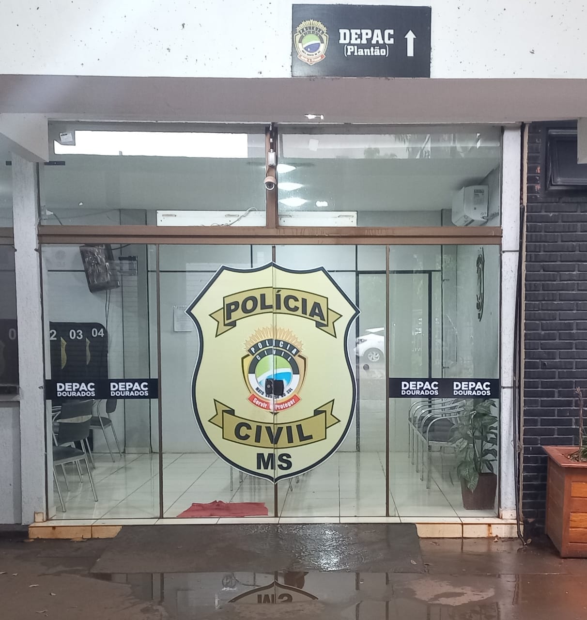 Mulher persegue homem após separação e caso vai parar na polícia