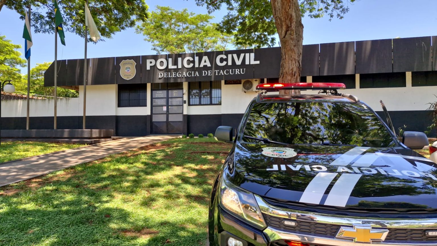 Polícia Civil identifica indivíduo não habilitado que “empinava” motocicleta e realiza a apreensão do veículo