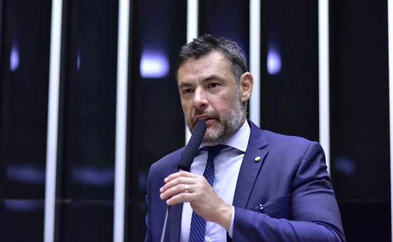 Projeto aumenta pena para dano praticado na frente de parente de vítima de violência doméstica