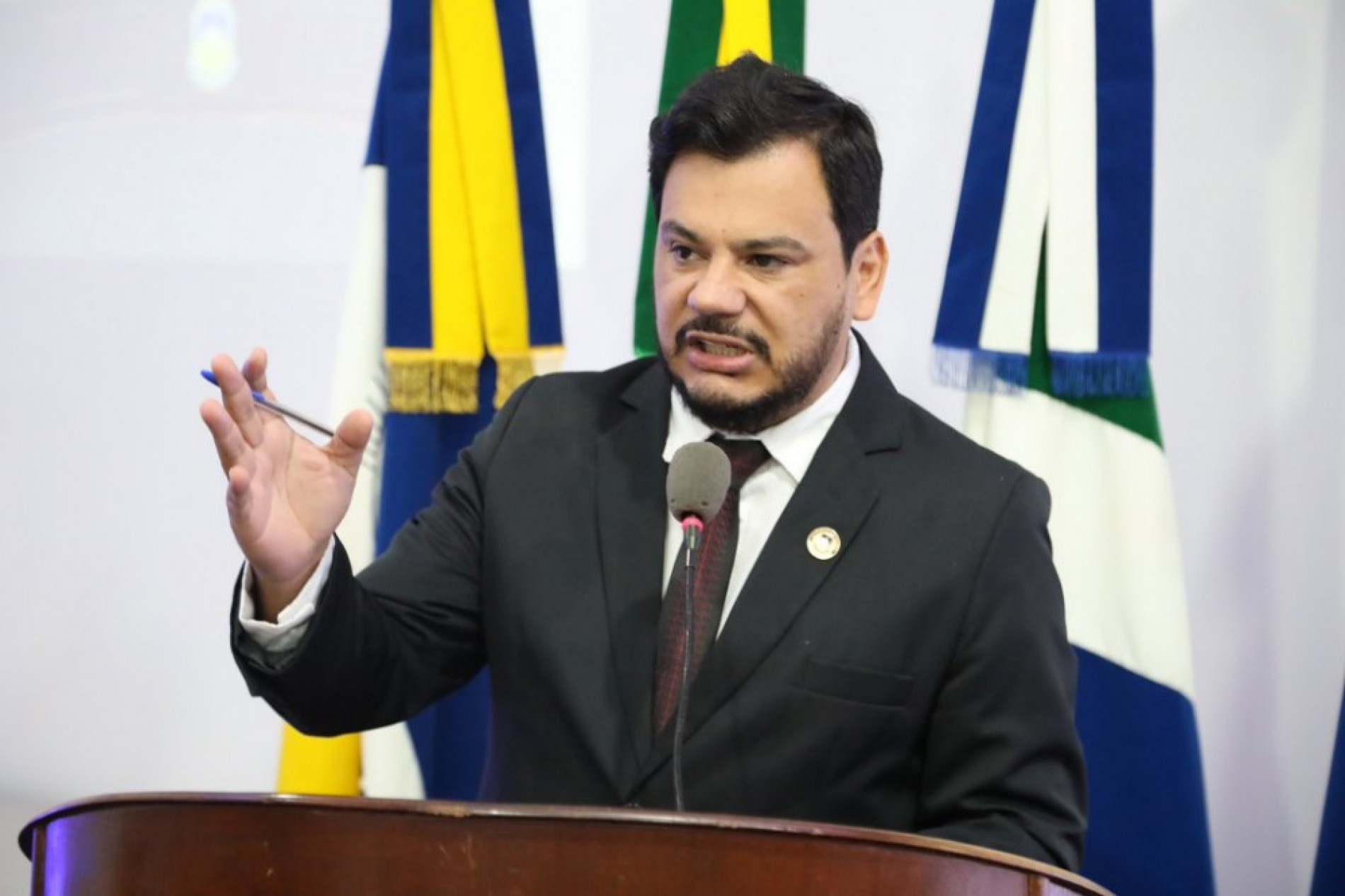 Projeto de Marcelo Mourão para combater uso de cigarros eletrônicos nas escolas é aprovado