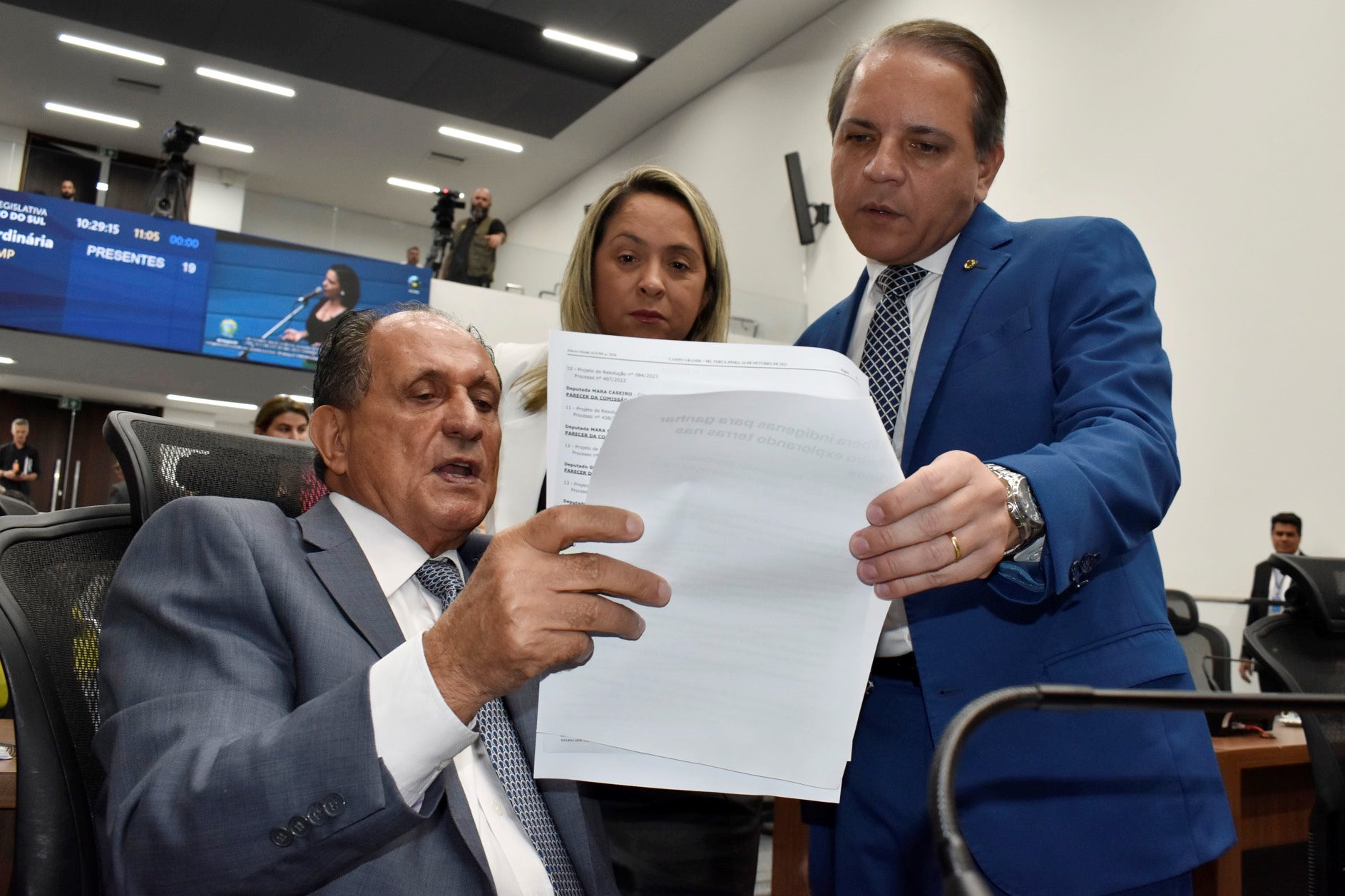 Deputado Zé Teixeira solicita reparos em rodovias de Juti e Jateí