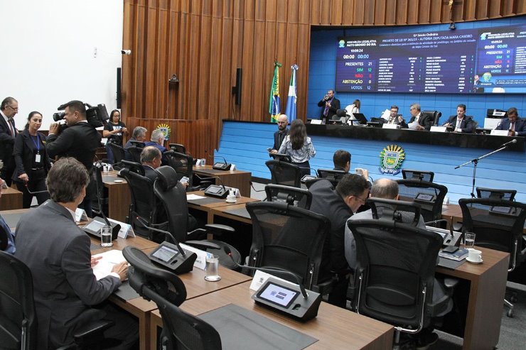 Deputados devem votar quatro projetos durante a primeira sessão plenária da semana