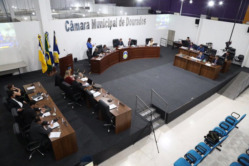 Em sessão de homenagens às mulheres, Câmara entrega Prêmio Marta Guarani