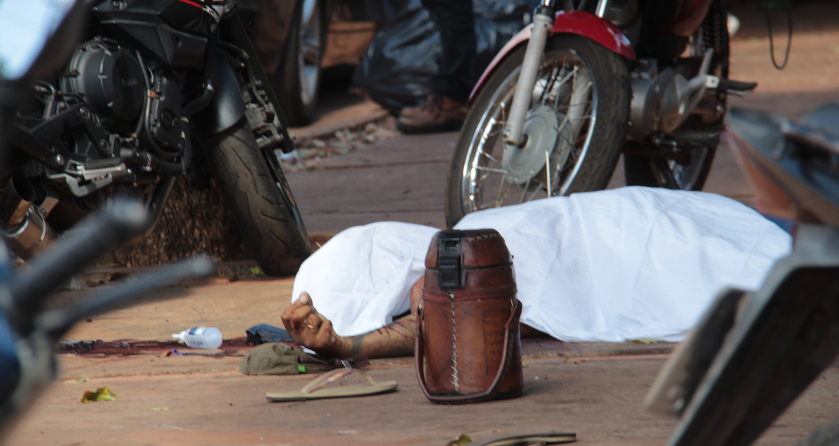 Jovem morre um mês antes de ser julgado por assassinato em 2018