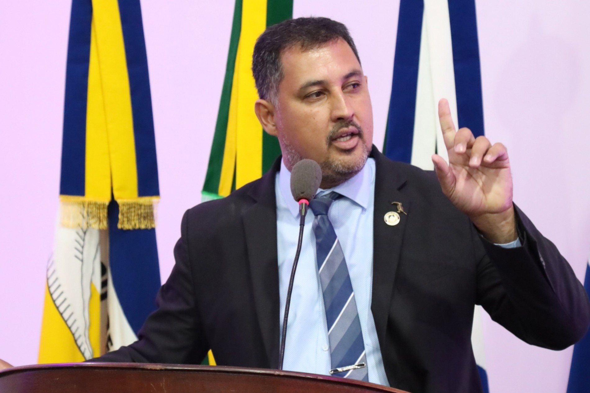 Márcio Pudim requer informações da prefeitura sobre indenização de servidores