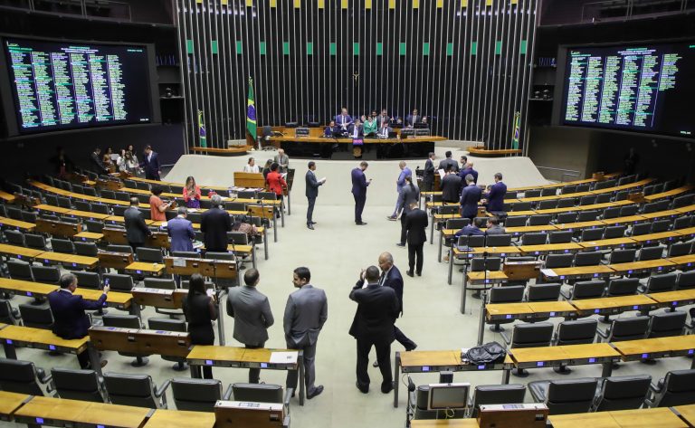 Relator retira de pauta projeto que transfere administração do DPVAT para a Caixa
