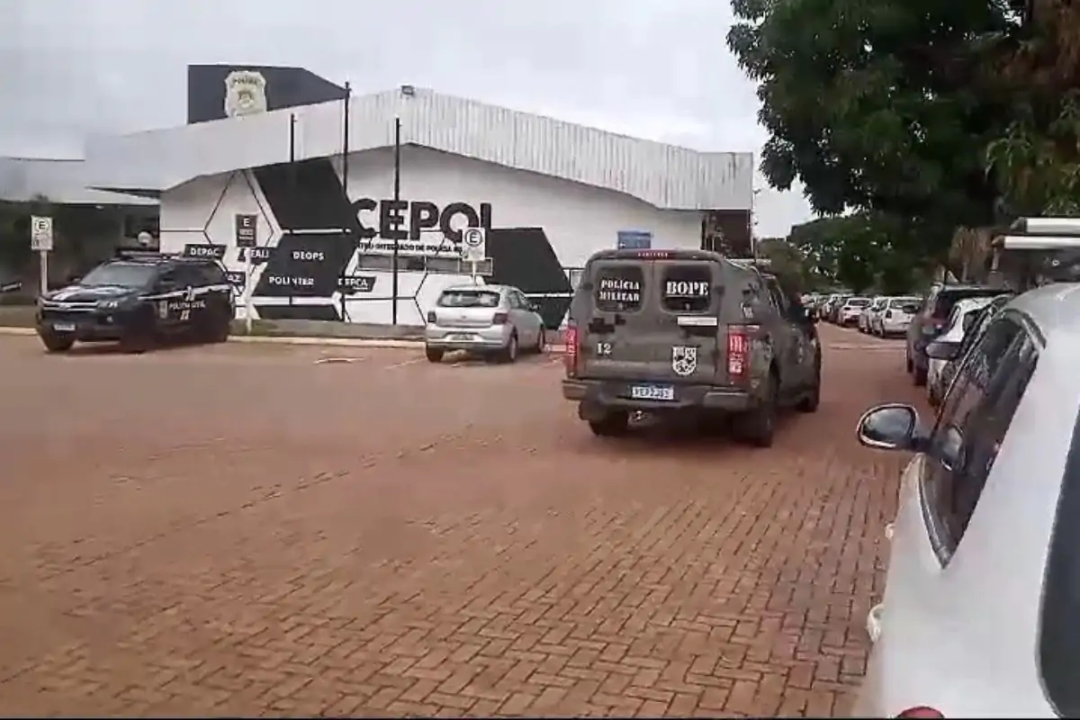 Corregedoria afasta policiais civis investigados por ‘frete de cocaína’