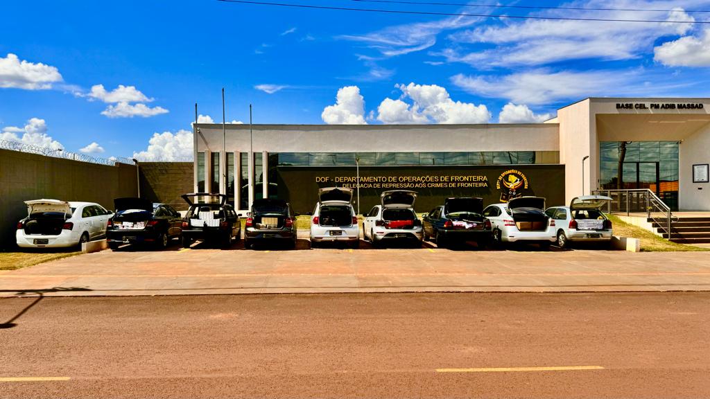 DOF intercepta comboio com nove veículos carregados com contrabando