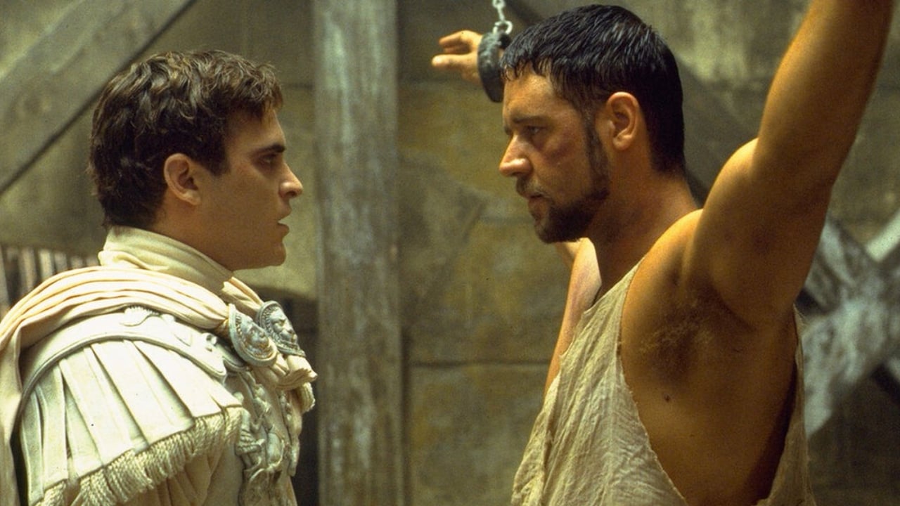 “Eu senti que não mereci”: Russell Crowe revela o único papel que lamenta ter recusado e que acabou sendo uma das melhores atuações de Joaquin Phoenix