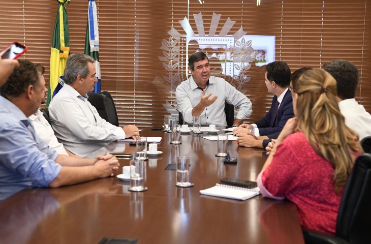 Governo de MS recebe projeto para melhoria da produção leiteira no Estado