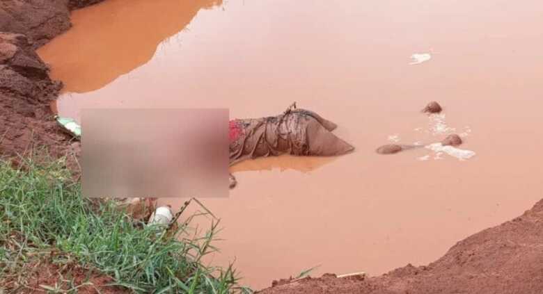 Homem é encontrado morto em poça de lama em cidade de MS