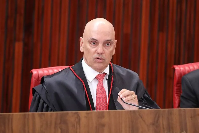Moraes nega pedido do X para se isentar de ordens judiciais: ‘Má-fé’