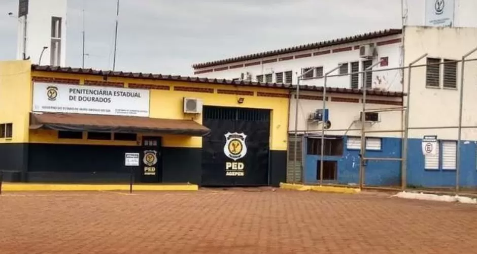 Mulher é presa ao tentar entrar com cocaína no presídio de Dourados