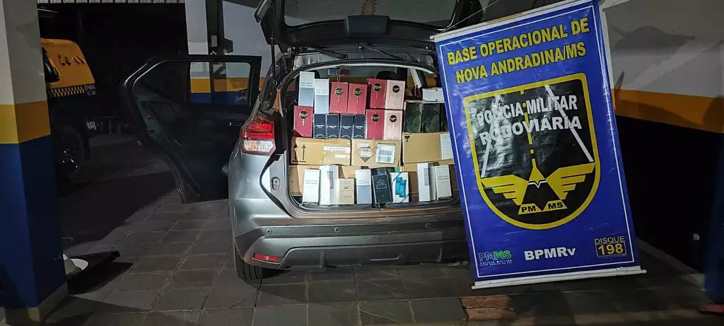 Policial civil de SP é flagrado com 400 perfumes importados do Paraguai