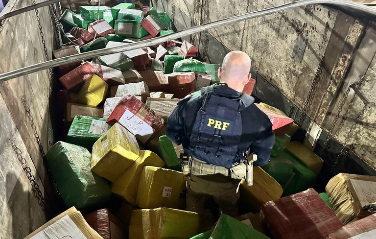 PRF faz a maior apreensão de maconha do ano: 6,3 toneladas