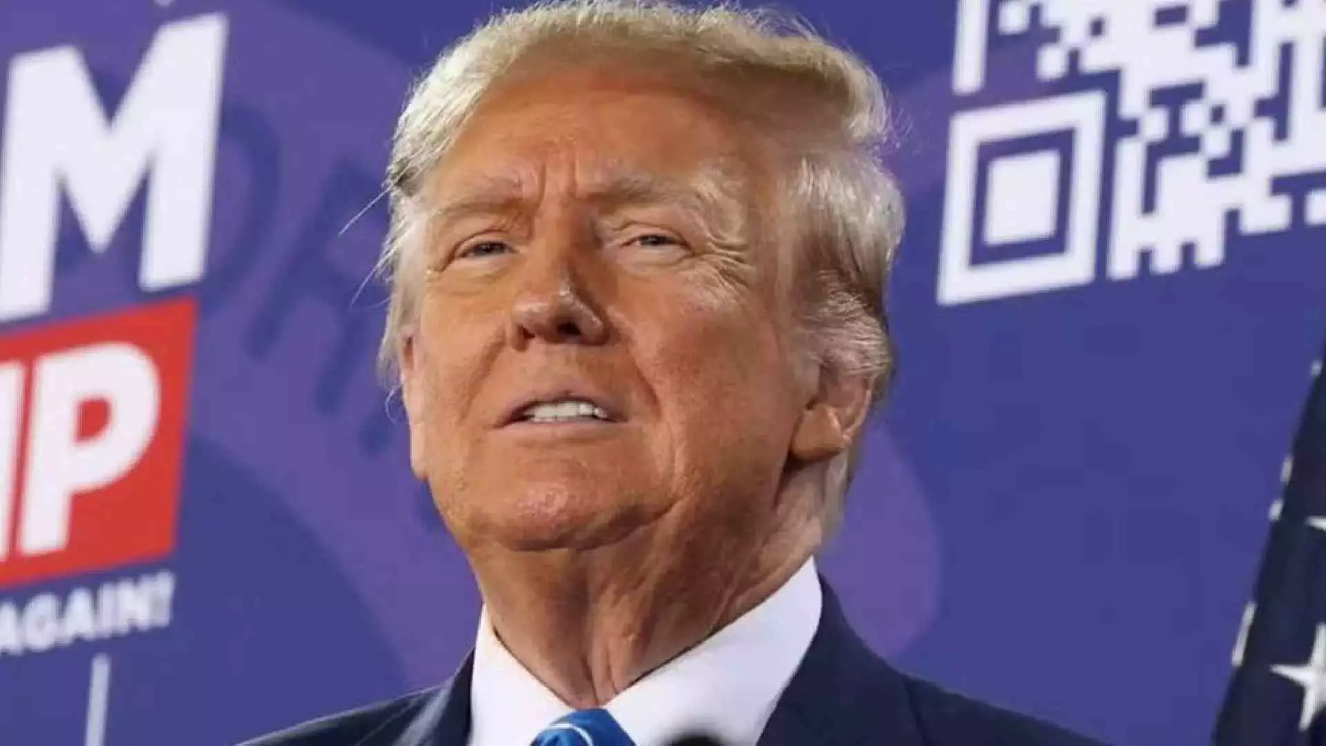 EUA: juiz alerta que Trump será preso se continuar violando ordem de silêncio em tribunal