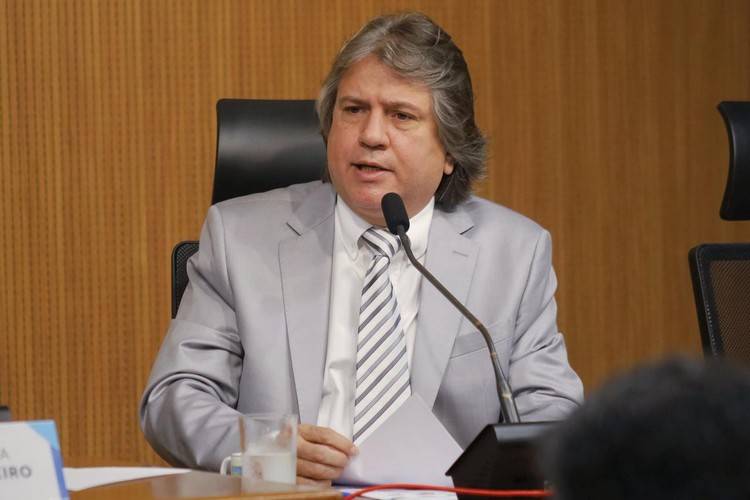 Caravina propõe criação de hospital veterinário público em MS