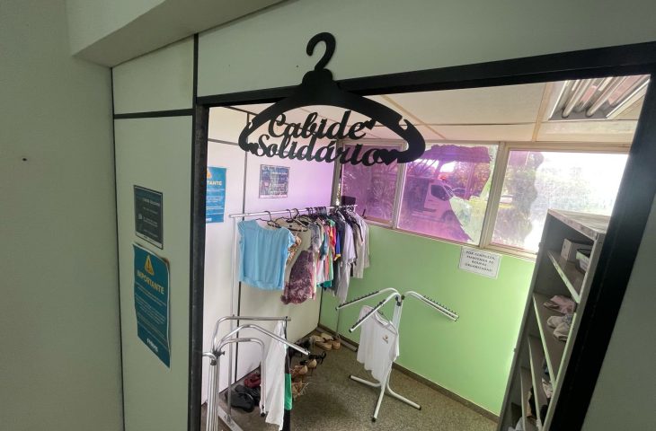 Cabide Solidário do Hospital Regional de MS precisa de doação de casacos para crianças