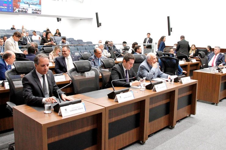 Parlamentares apreciarão três projetos nesta quinta-feira