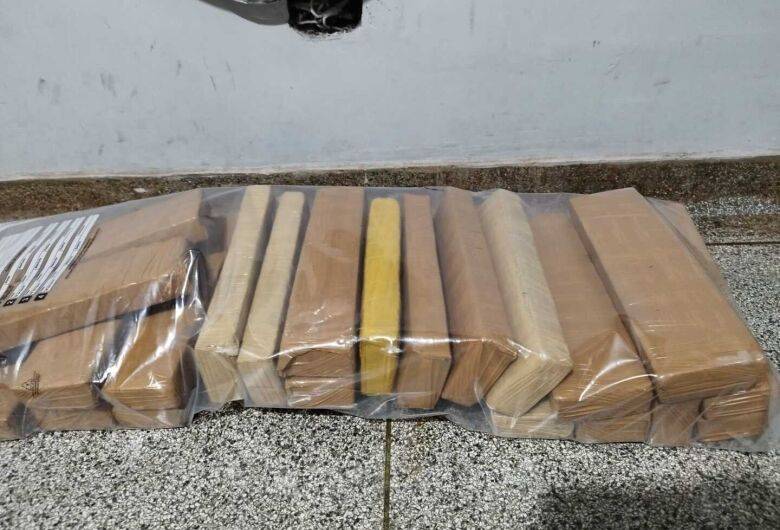 Moradora de Manaus é presa em Dourados transportando maconha