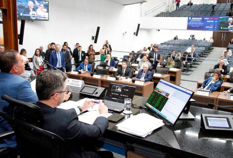 Parlamentares apreciarão quatro projetos na última sessão da semana
