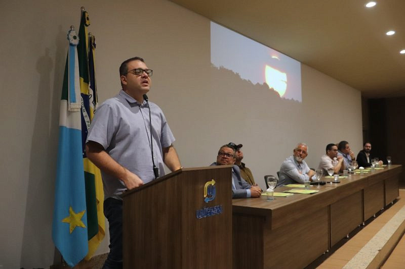 Alan Guedes abre 1º Simpósio Dengue Zero em Dourados_667ae7fdcf67c.jpeg