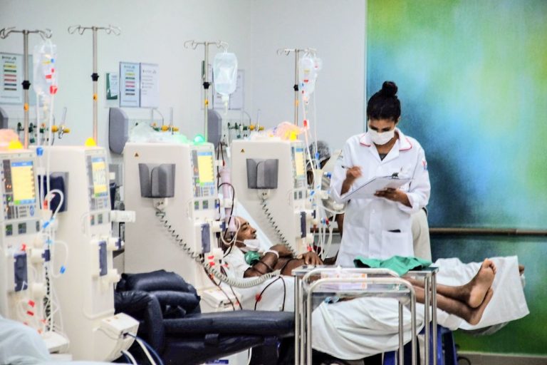 Deputados aprovaram divulgação na internet de listas de espera para cirurgias no SUS