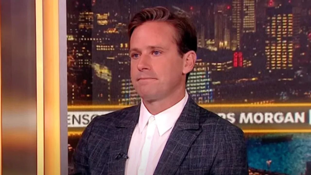 “Duas pessoas com fetiches semelhantes”: Armie Hammer enfrenta sua entrevista mais desconfortável após acusações de canibalismo e violência sexual