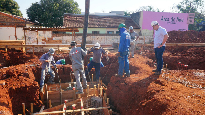 Obras da Central do Cidadão avançam e começa concretagem de blocos