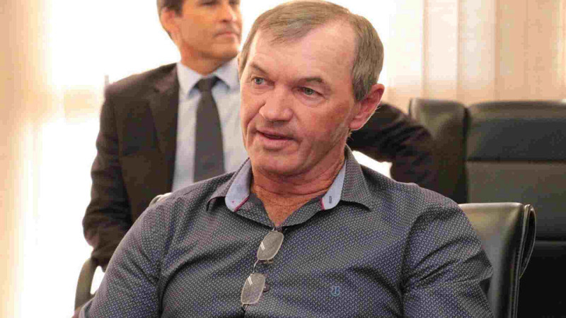 PF indicia prefeito e secretária por coação eleitoral de famílias pobres