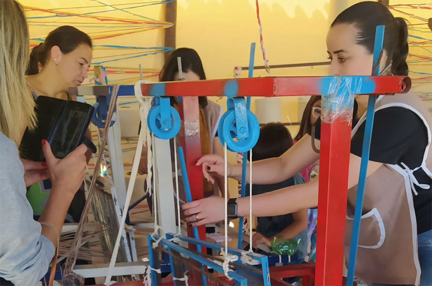 Resende Costa, em Minas, ganha título de Capital Nacional do Artesanato Têxtil