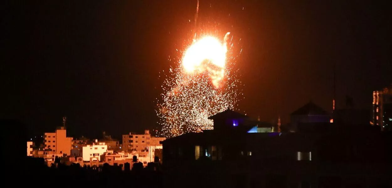 Ataques israelenses matam dezenas em Gaza após Blinken encerrar visita sem acordo de trégua