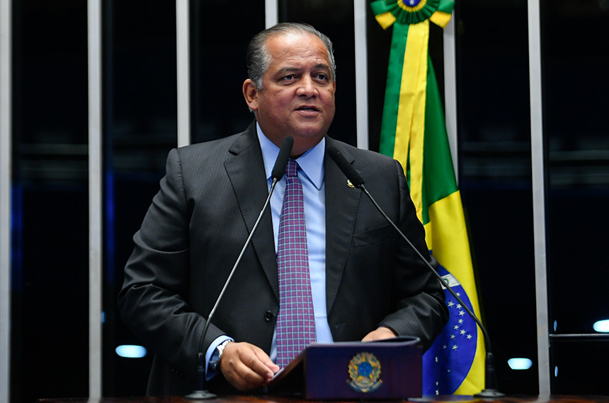 Eduardo Gomes defende Wanderlei Barbosa, governador de Tocantins