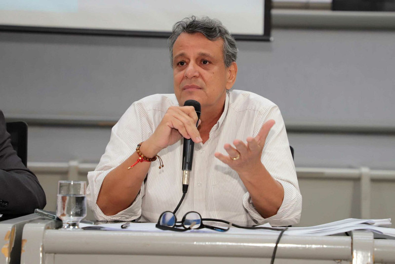 Ex-secretário de Saúde apagou dados do celular e ficou acordado esperando Gaeco