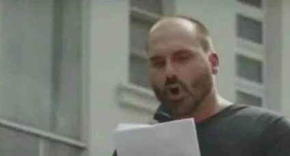 Eduardo Bolsonaro chama Alexandre de Moraes de “psicopata” por condenação de golpistas do 8 de janeiro