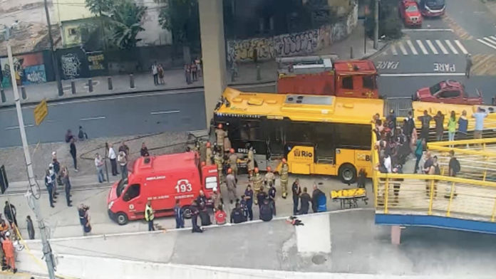 BRT do Rio bate em pilastra e deixa ao menos 63 feridos_66ef7aeac684b.png