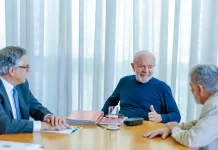 Lula está apto a exercer sua rotina de trabalho, diz boletim médico